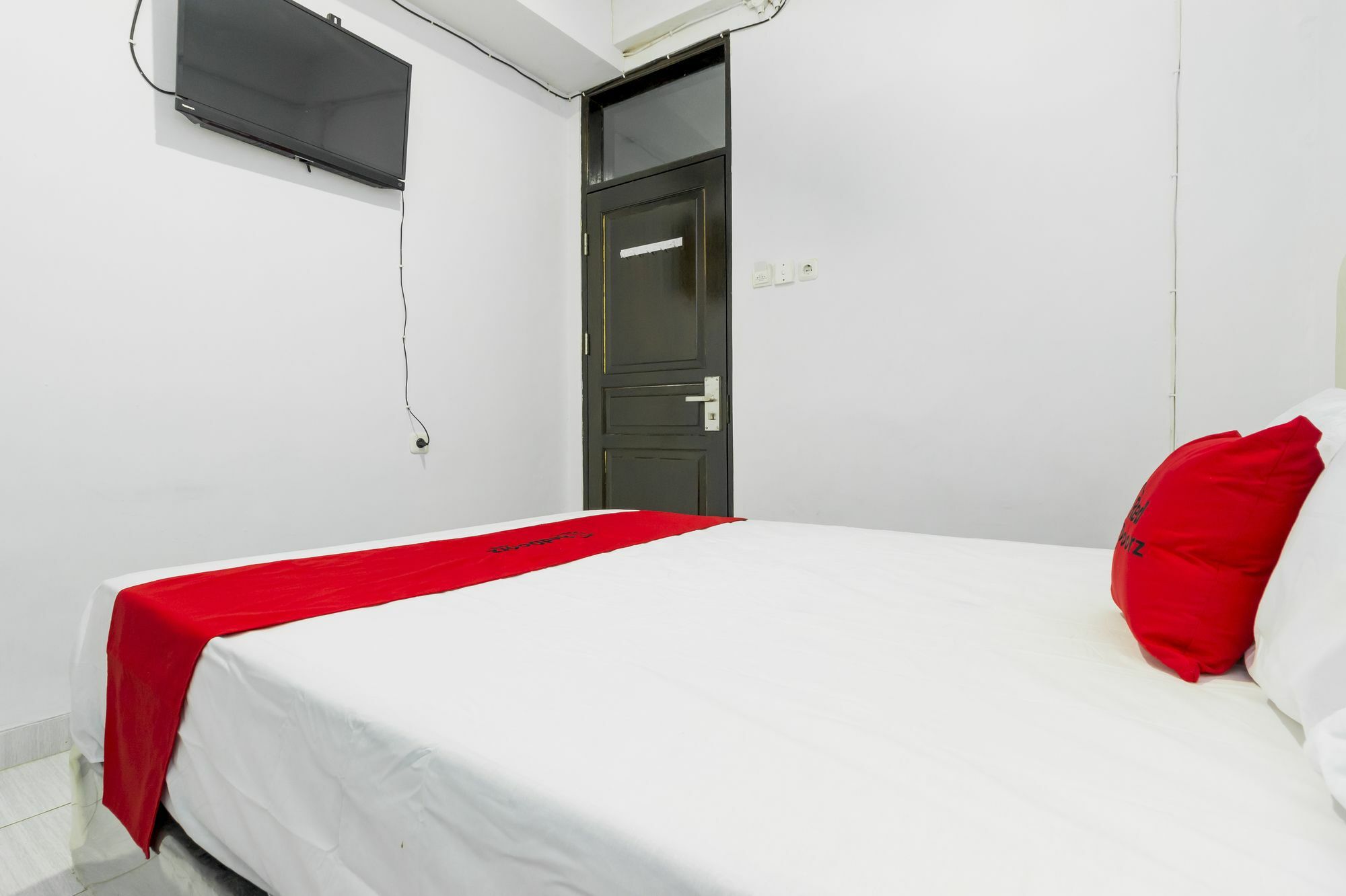 מלון ג'קרטה Reddoorz Near Gajah Mada Plaza 2 מראה חיצוני תמונה