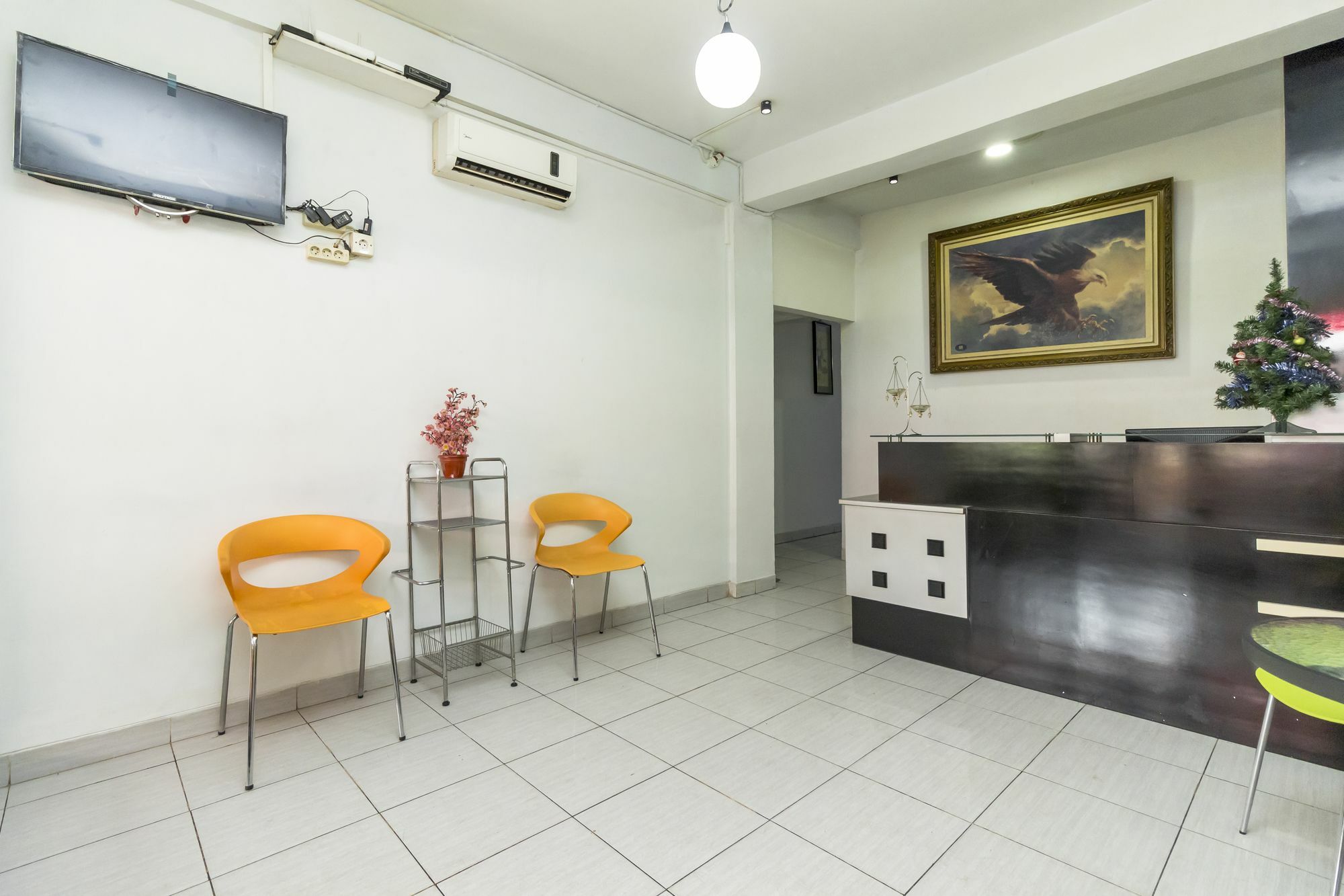 מלון ג'קרטה Reddoorz Near Gajah Mada Plaza 2 מראה חיצוני תמונה